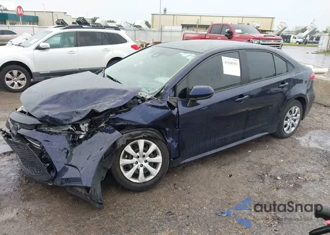 2022 Toyota Corolla Le z USA, uszkodzony, nr VIN 5YFEPMAE9NP325892